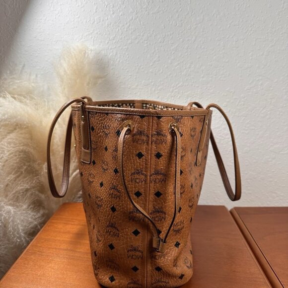 MCM Reversible Liz Vicetos Tote Bag - Picture 5 of 12